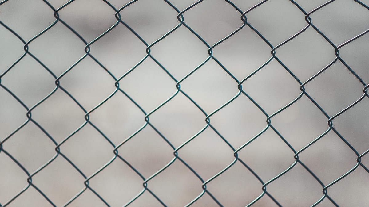 Foto di Min An: https://www.pexels.com/it-it/foto/recinzione-a-catena-683402/